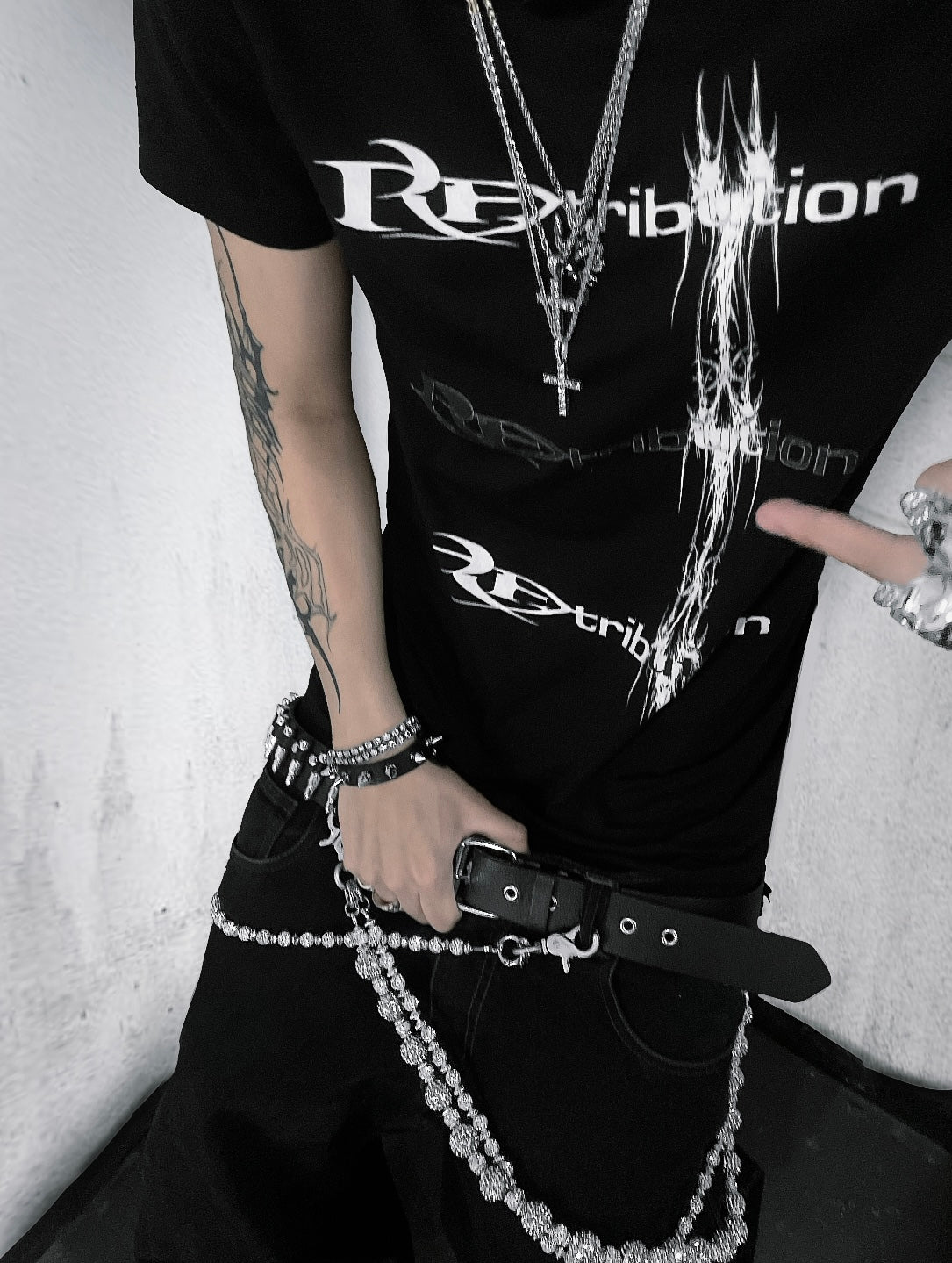 R3TRIBUTION TEE